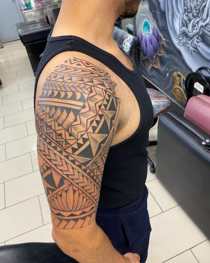 Polynesian-style shoulder and chest piece, by Steve